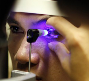 pomosch-pri-travmah-glaz